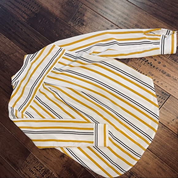 Dynamite Mustard Stripe Blouse - Picture 5 of 7